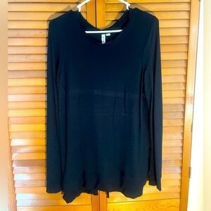 Kensie sz Small black casual top with split lower back and tie. Like new​